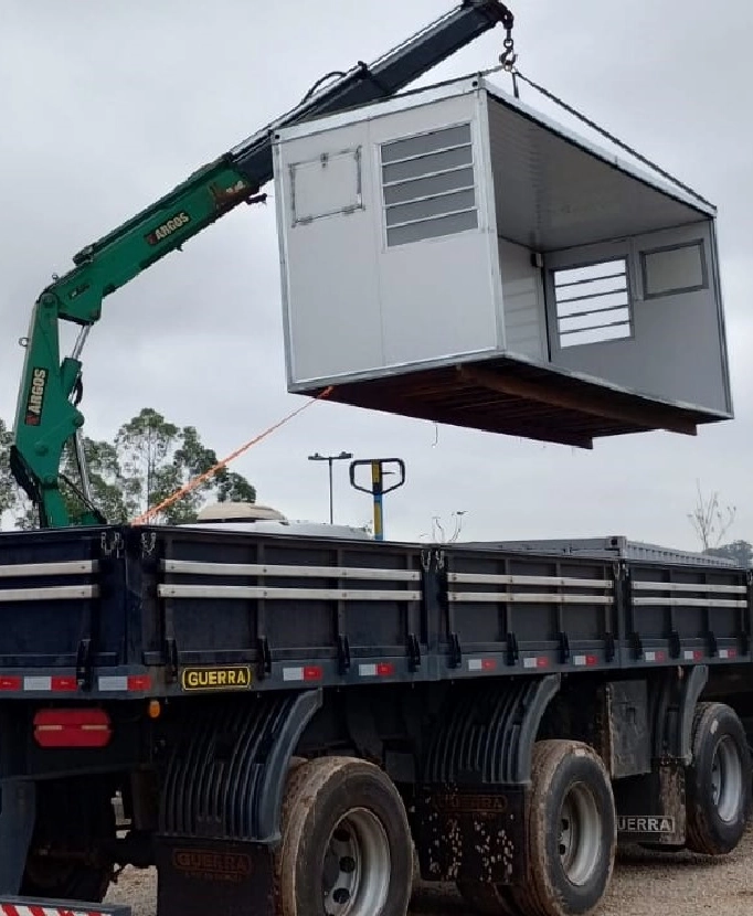 Movimentação com guindastes articulados